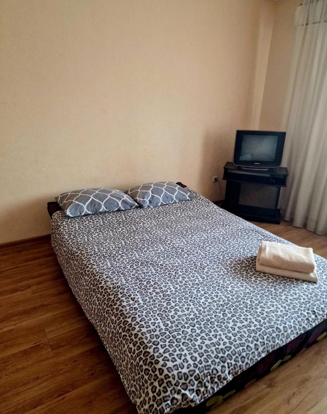 Apartment On Kravchuka, 11B Loetsk Buitenkant foto