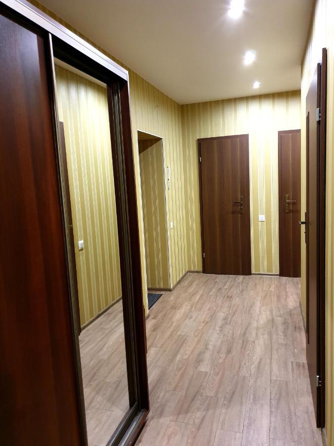 Apartment On Kravchuka, 11B Loetsk Buitenkant foto